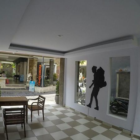 Kuta Beach Hostel Екстер'єр фото