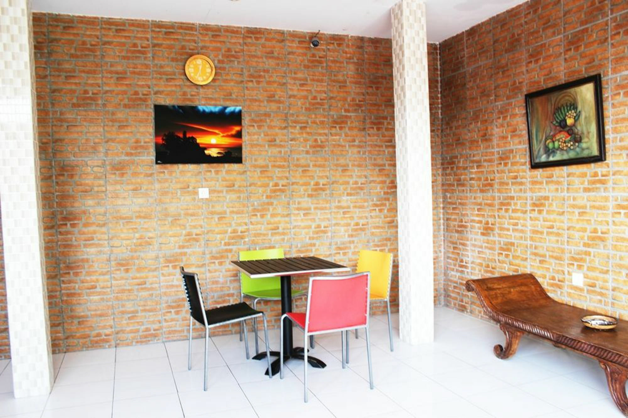 Kuta Beach Hostel Екстер'єр фото