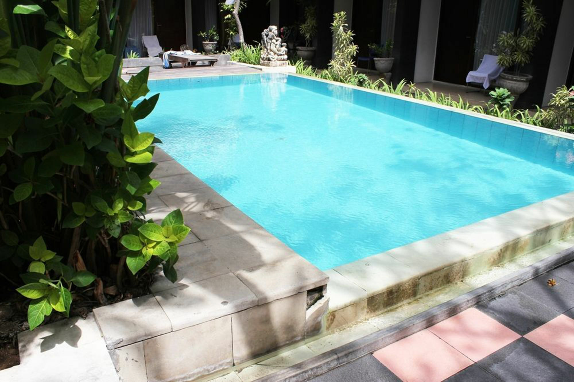 Kuta Beach Hostel Екстер'єр фото